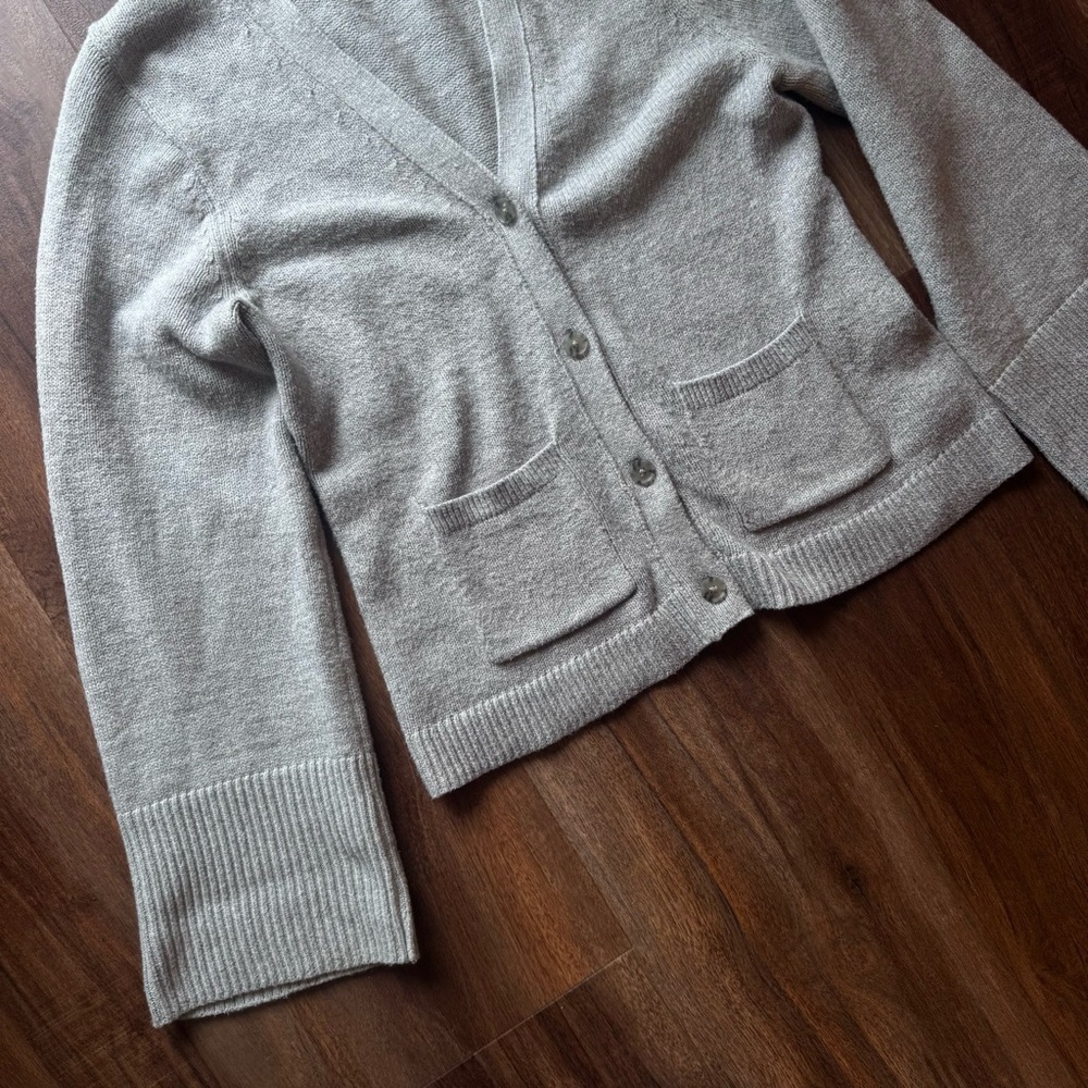 GAP Medium Tall Grey Knit Cardigan Wide Sleeve Button Front Sweater Pockets - Picture 4 of 7